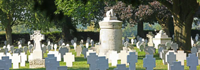Cimetiere militaire allemand de la Route de Solesme et Cambrai East Military Cemetery / Samuel Dhote